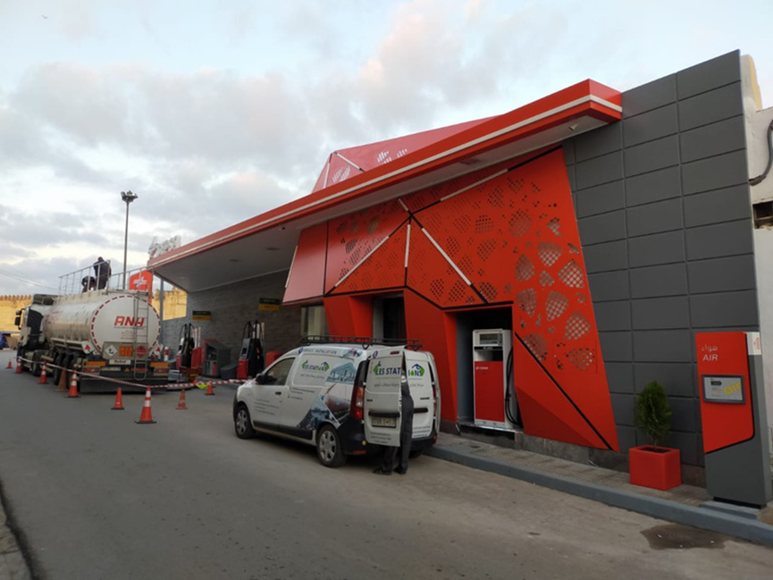 Construction d’une station-service – chantier et mise en service